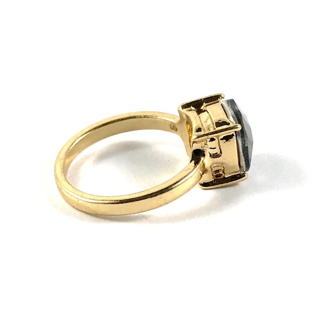Pretty Gold Tone Rhinestone Ring Size 8 - Picture 2 of 4